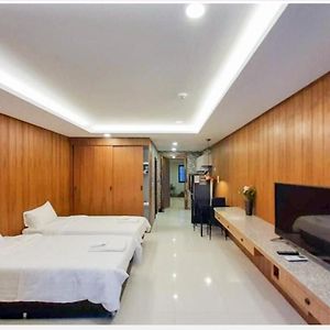 Private Wooden Style Studio Room In City Area